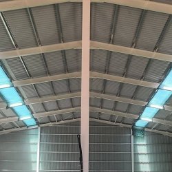 Csarnok &eacute;p&iacute;t&eacute;s